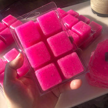 Load image into Gallery viewer, Dragonfruit + Pear Sugar Scrub Cubes